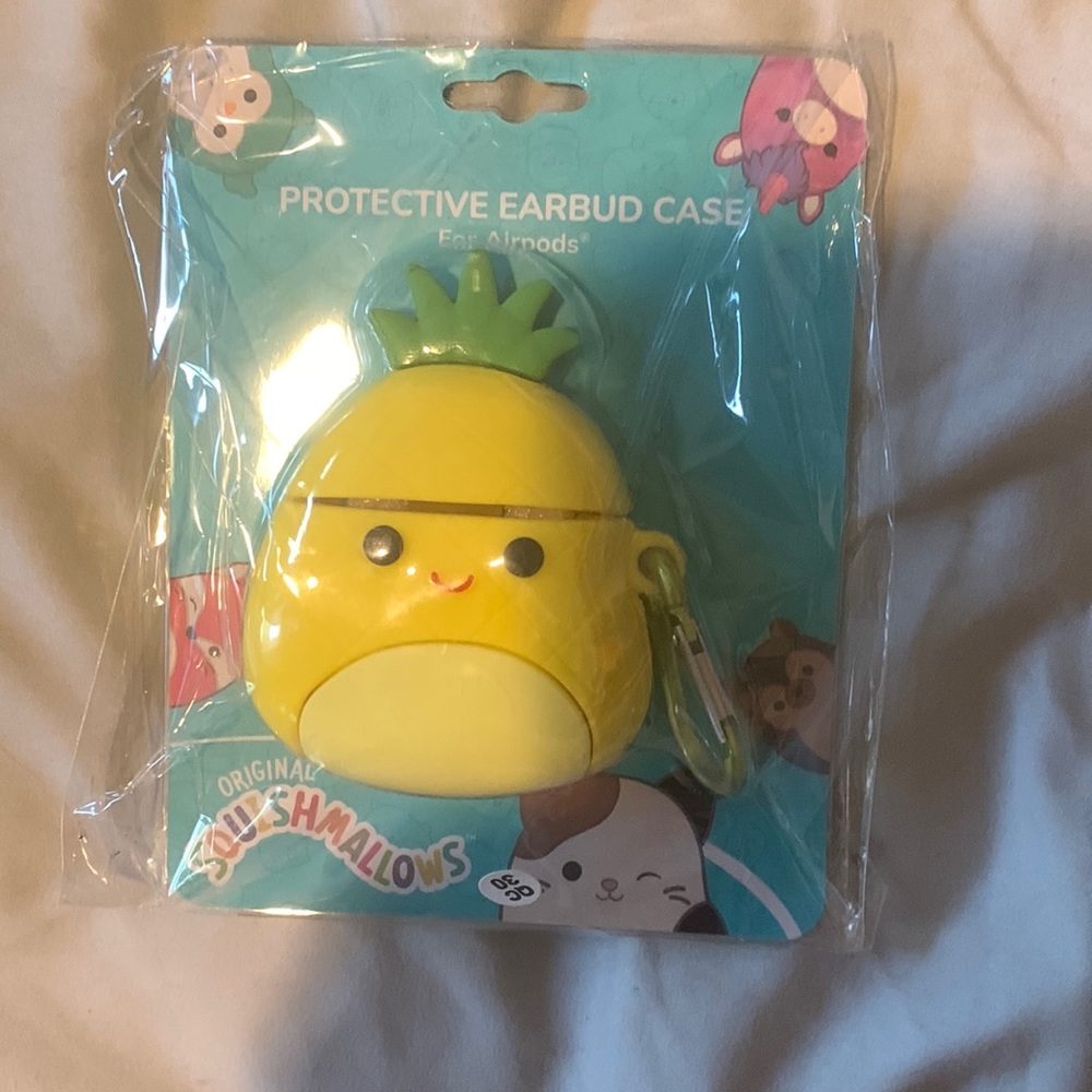 Pineapple Maui squishmallow airpod case NWT sealed !
